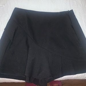 Zara ruffle skort